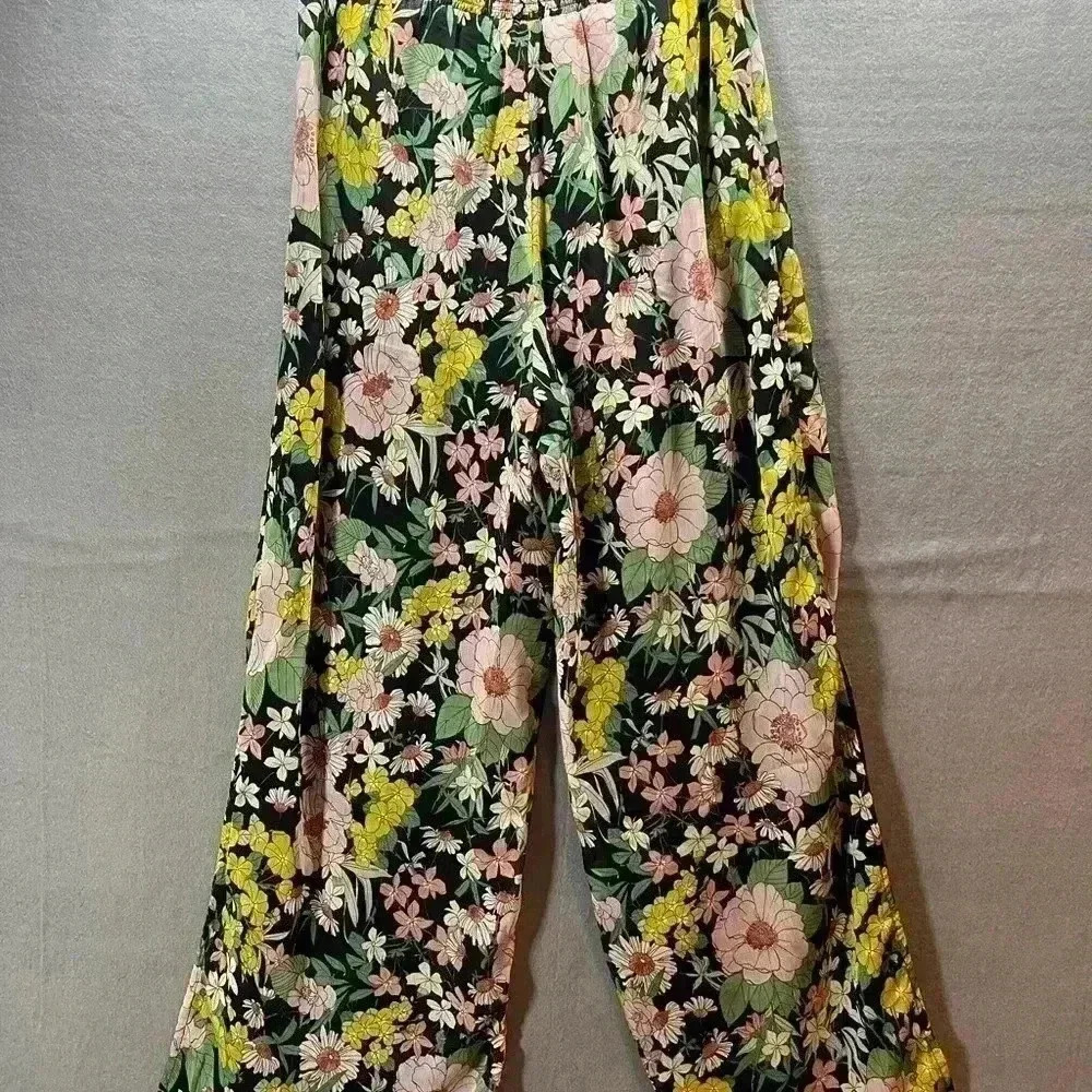 Lulus Floral Pants Size Medium‎ - Picture 2 of 9